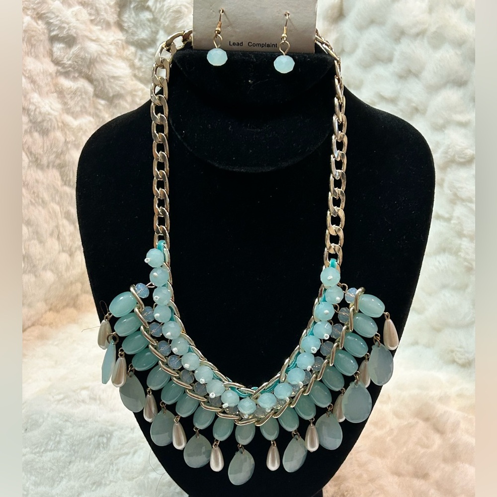 Triple layer Turquoise and White  Beaded Fashion Necklace with Earrings